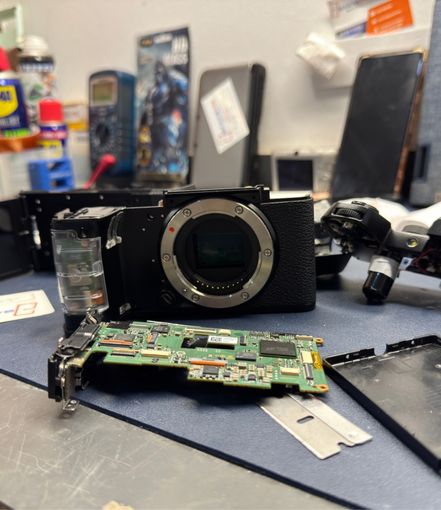 inside workings of a camera