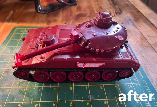 riot-tank-after The vintage Eagle Force R.I.O.T tank from 1982 shown after its restoration.